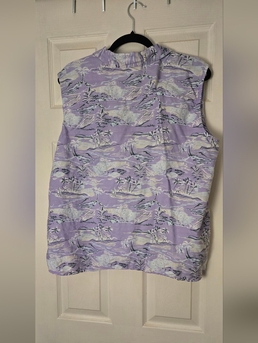 Eddie Bauer Sleeveless V-Neck Lavender Tropical Print Top - Picture 2 of 3